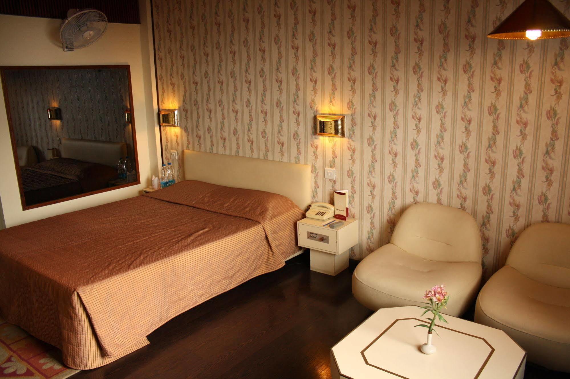 Honeymoon Inn Šimla Exteriér fotografie